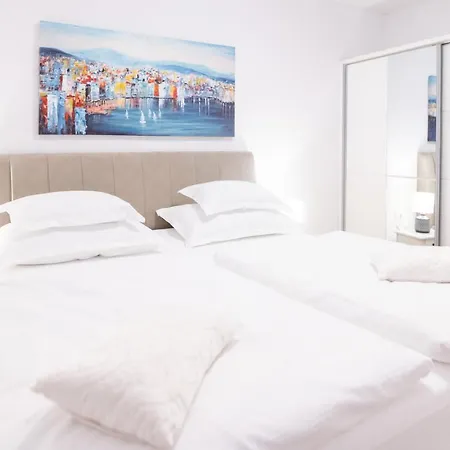 Tokic Apartment Split
